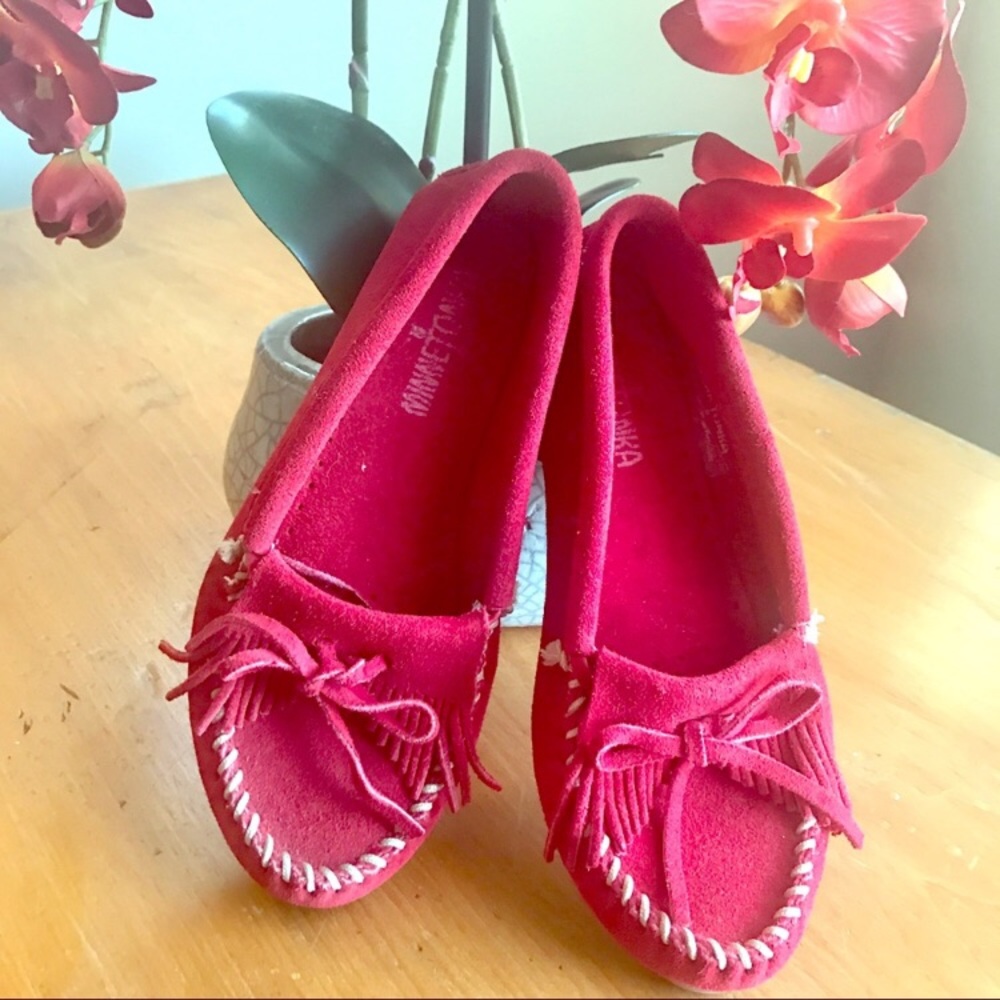 Minnetonka -Kilty Hard Sole Moccasin red